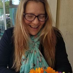 Meet your Posher, April